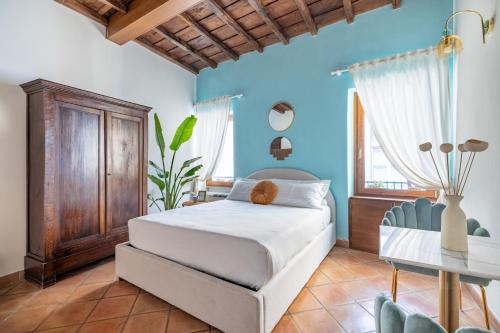 Suite Trevi Charming Loft Near Trevi Fountain — 4-Star Luxury Hotel in Rome, Italy