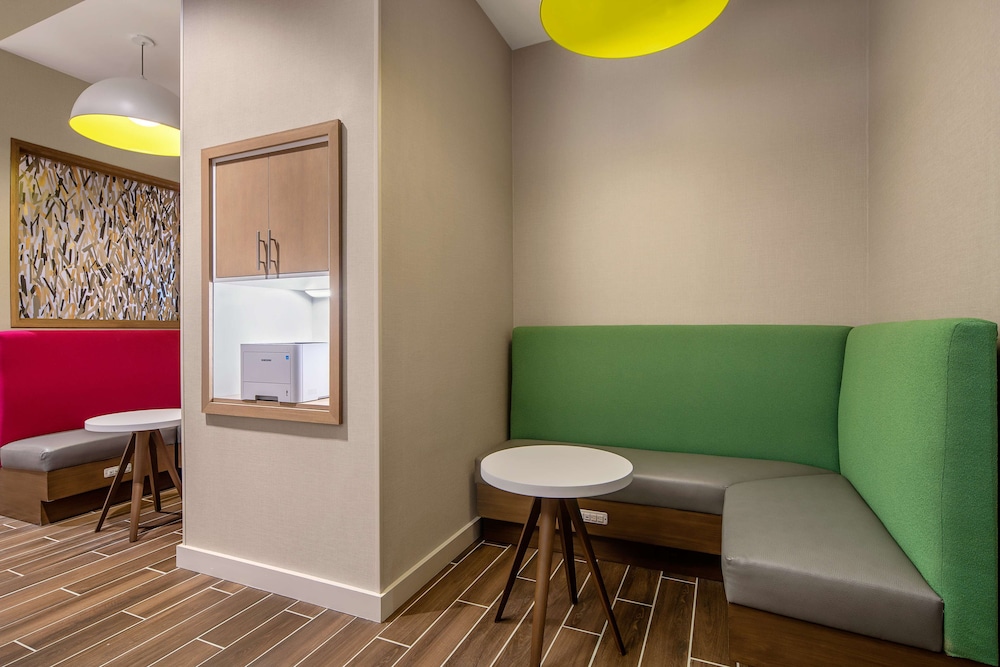 Hampton Inn & Suites Raleigh Midtown - photo 38