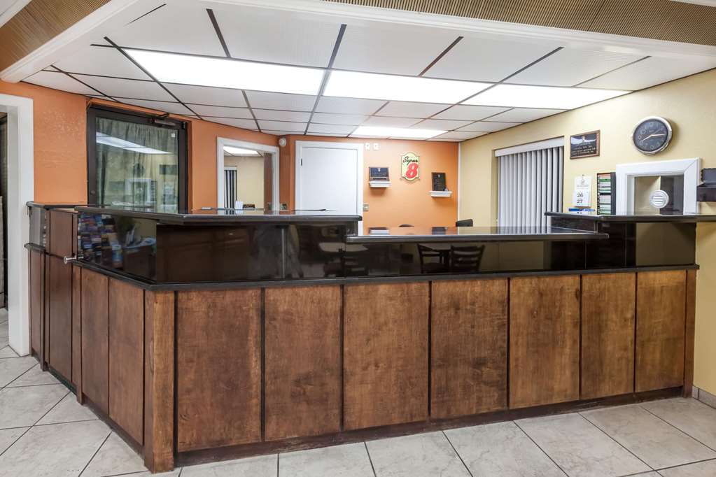 Super 8 by Wyndham Clinton Oklahoma - photo 2