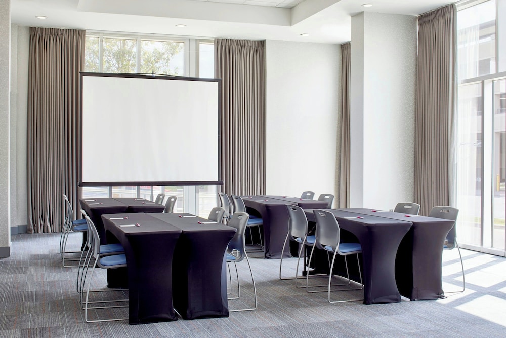 Aloft Austin at The Domain - photo 41