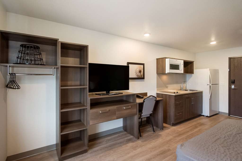 WoodSpring Suites Colorado Springs North Air Force Academy - photo 16