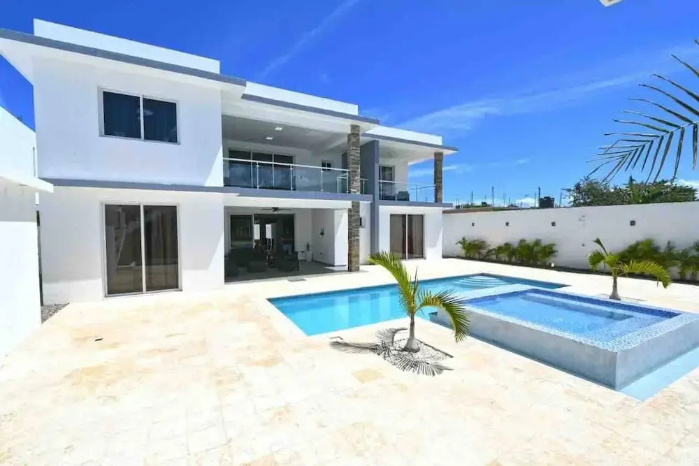 Modern Vacation Paradise Villa with Private Pool — 4-Star Luxury Hotel in Sosua, Dominican Republic