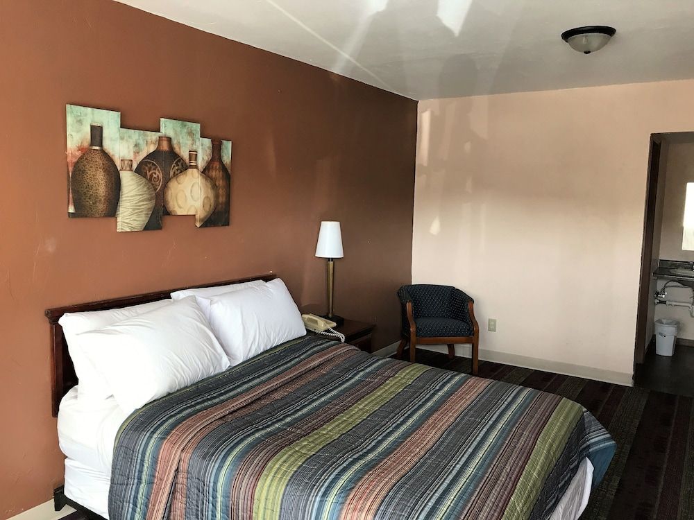 Town Motel - photo 13