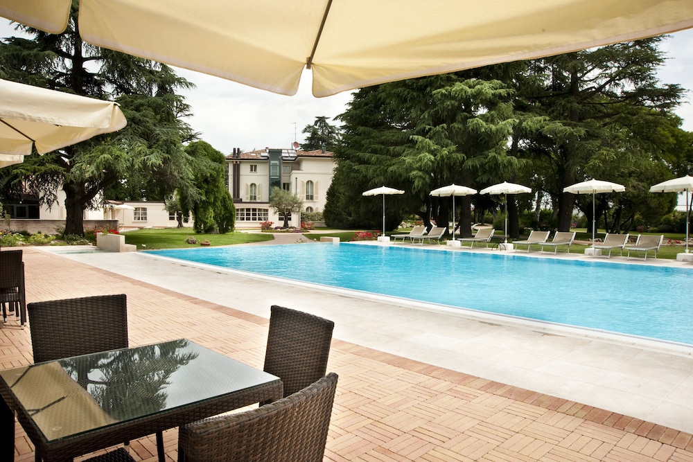 Relais Villa Valfiore — 4-Star Luxury Hotel in San Lazzaro, Italy