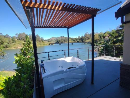 Kristal Luxury Guatapé in El Penol, Colombia