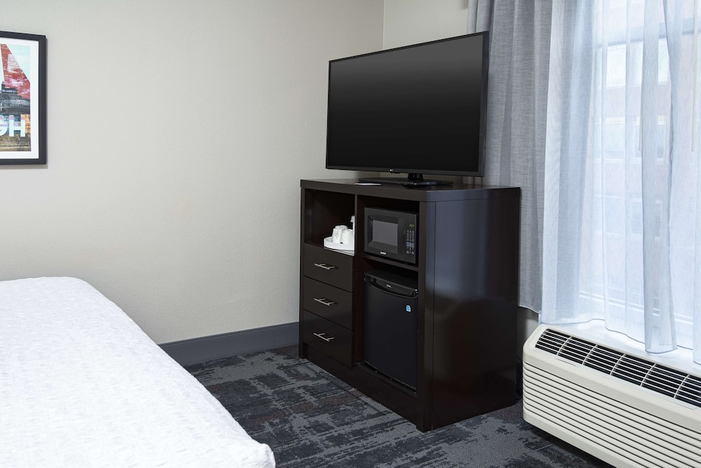 Hampton Inn & Suites Raleigh Downtown - photo 26