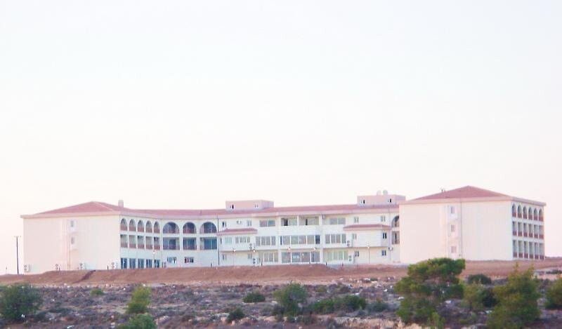 The West Queen Resort — Morfou