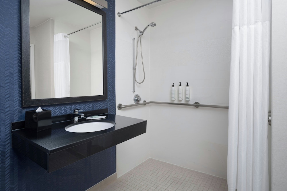 Fairfield Inn By Marriott Orlando Airport - photo 18