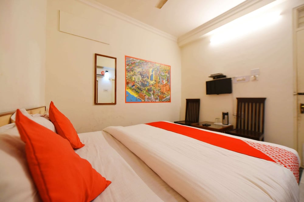 Oyo 22915 C M Regency - last minute hotel in Jaipur