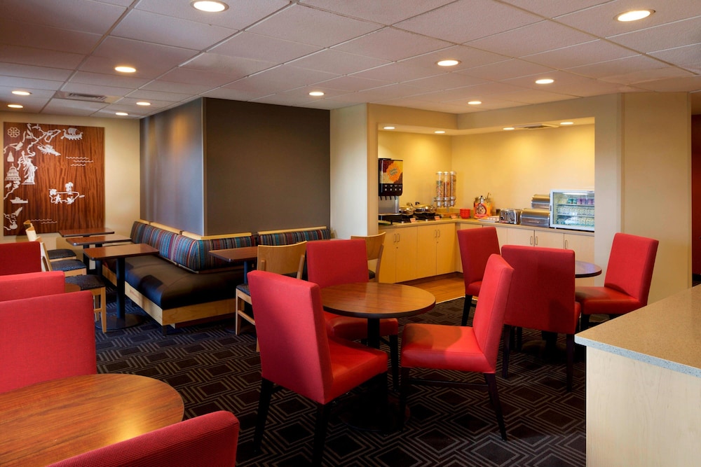 TownePlace Suites by Marriott Jacksonville - photo 20