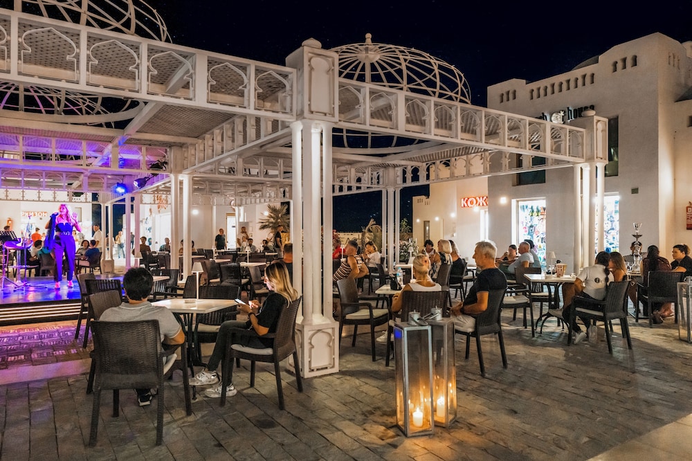 מזון ומשקאות