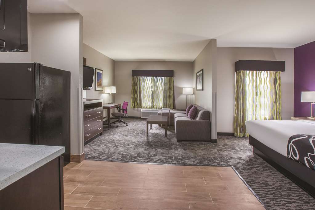 La Quinta Inn & Suites by Wyndham NW Tucson Marana - photo 28