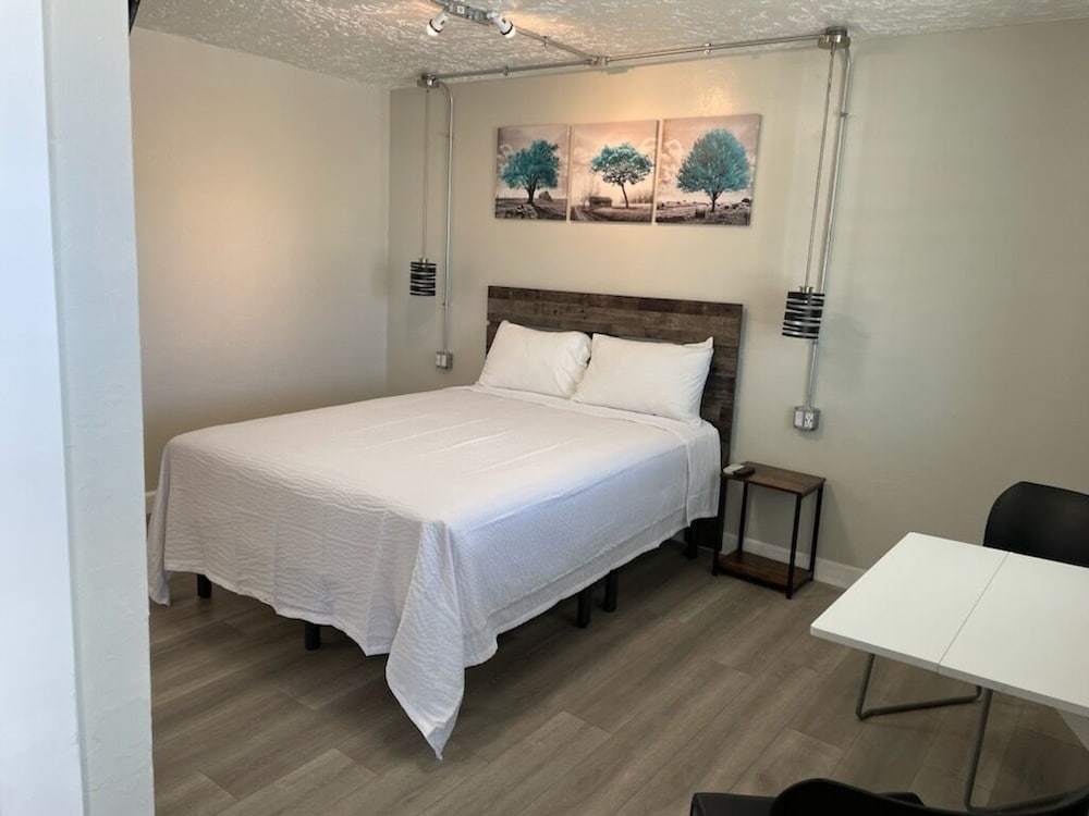 The Sands Motel - photo 20