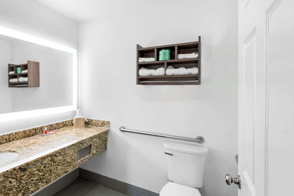 Magnuson Hotel Ocean Springs - photo 35