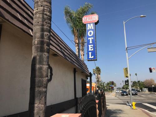 Stallion Motel - carbon neutral hotel in Los Angeles
