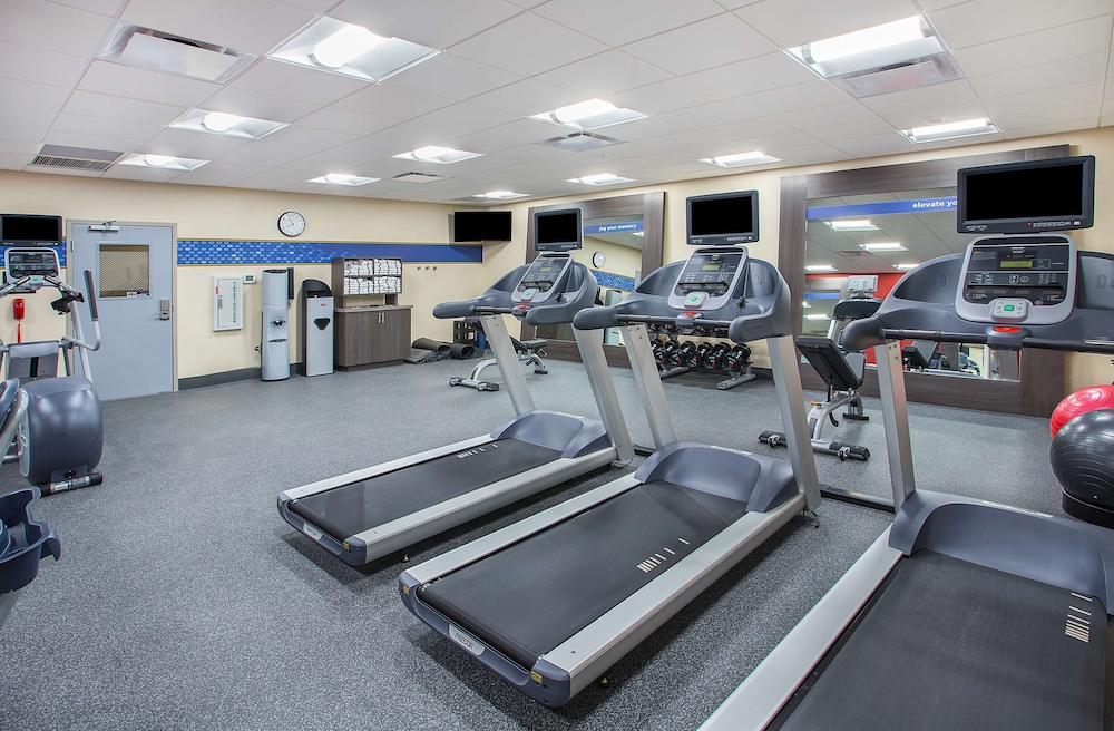 Hampton Inn Vincennes - photo 23