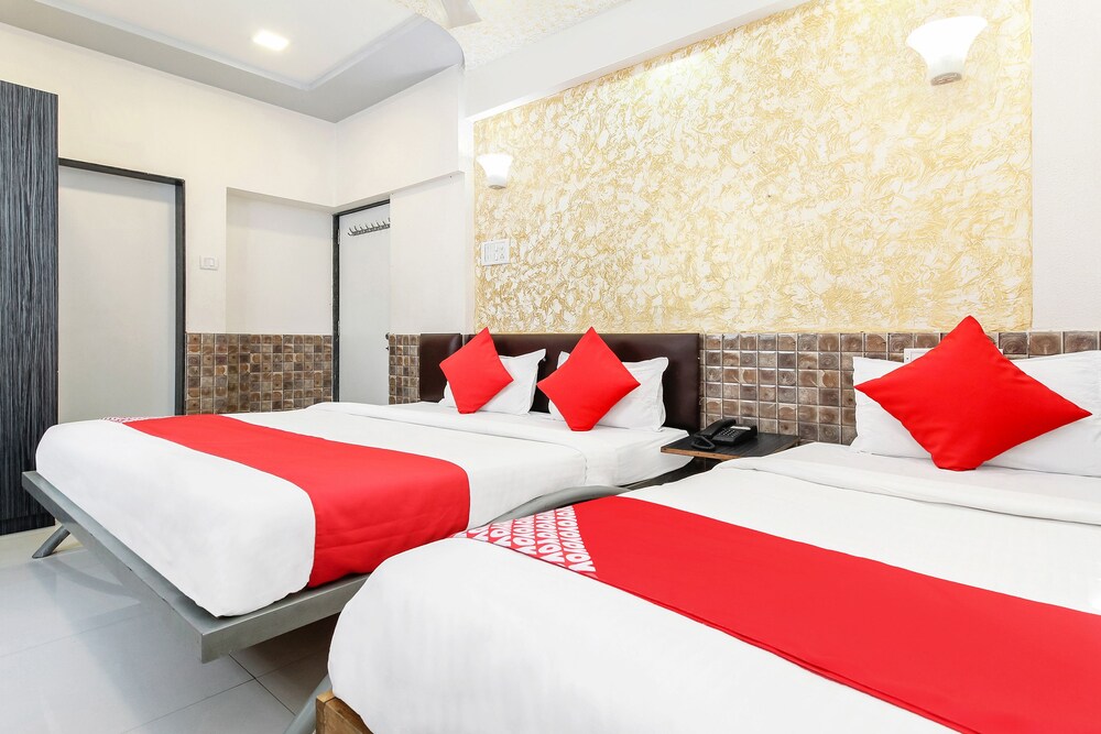 Oyo 29350 Krupa Lodging — Nashik