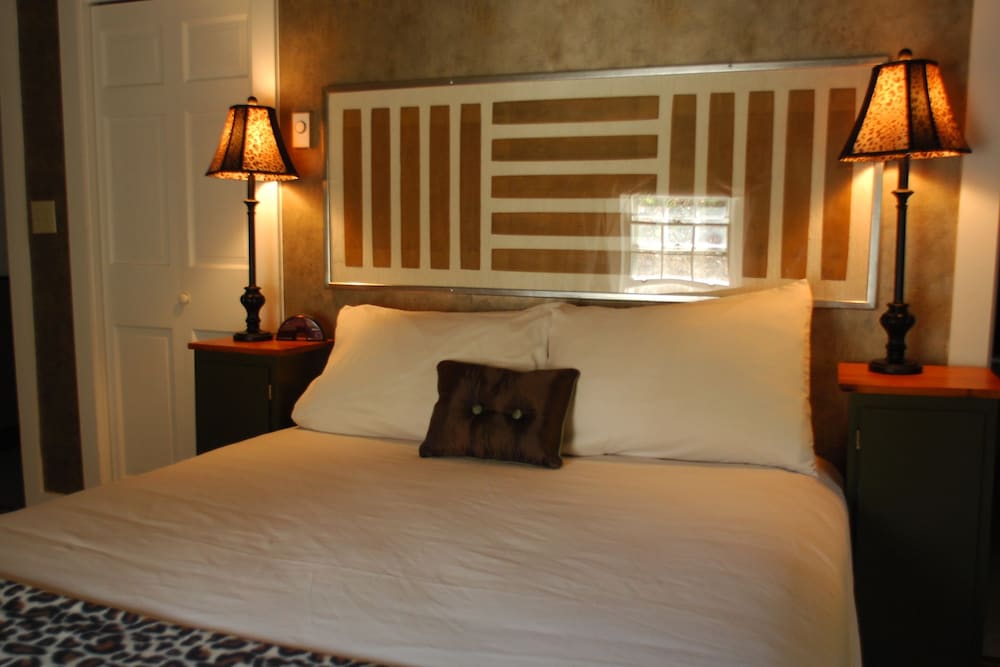 Admiral Peary Inn Bed & Breakfast - photo 3