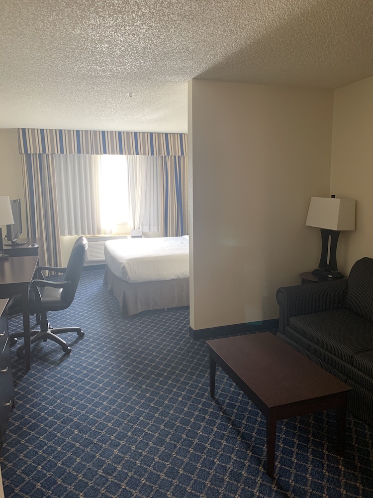 Holiday Inn Express Hotel & Suites Torrington by IHG - photo 11