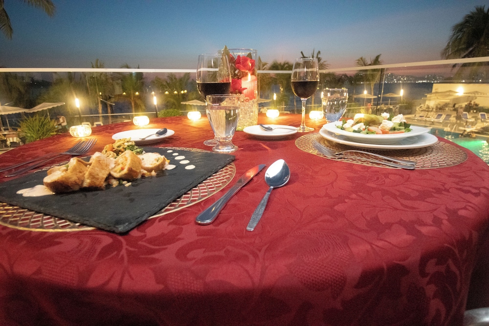 Couples dining