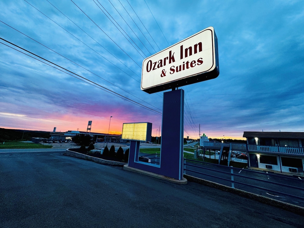 Ozark Inn & Suites — hotel in Osage Beach