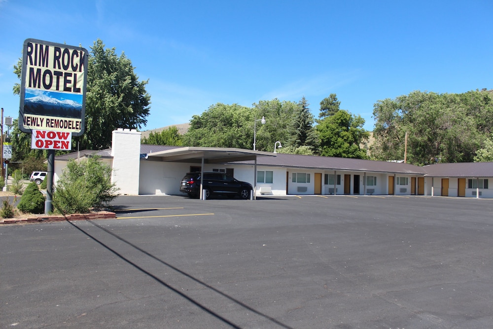 Oregon Trail Inn and Suites - photo 24