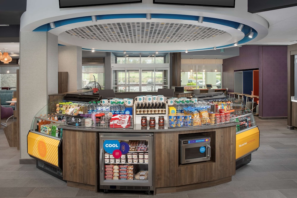 Tru by Hilton Charlotte Airport Lake Pointe - photo 34