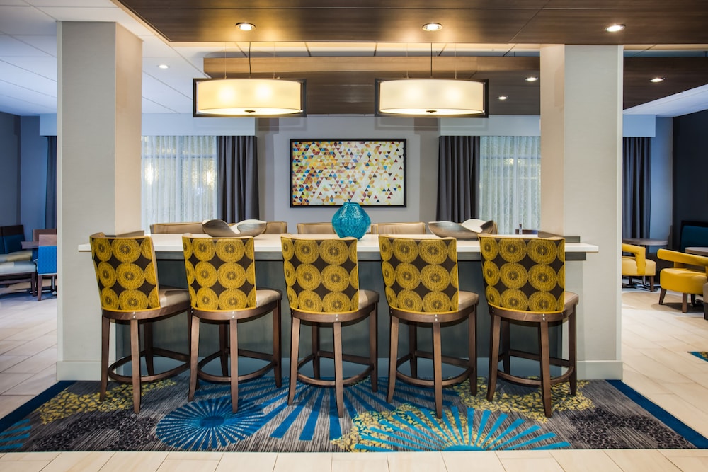 Holiday Inn Express & Suites Litchfield West by IHG - photo 31