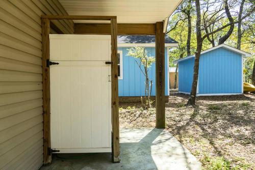Island Delight by Oak Island Accommodations - photo 17