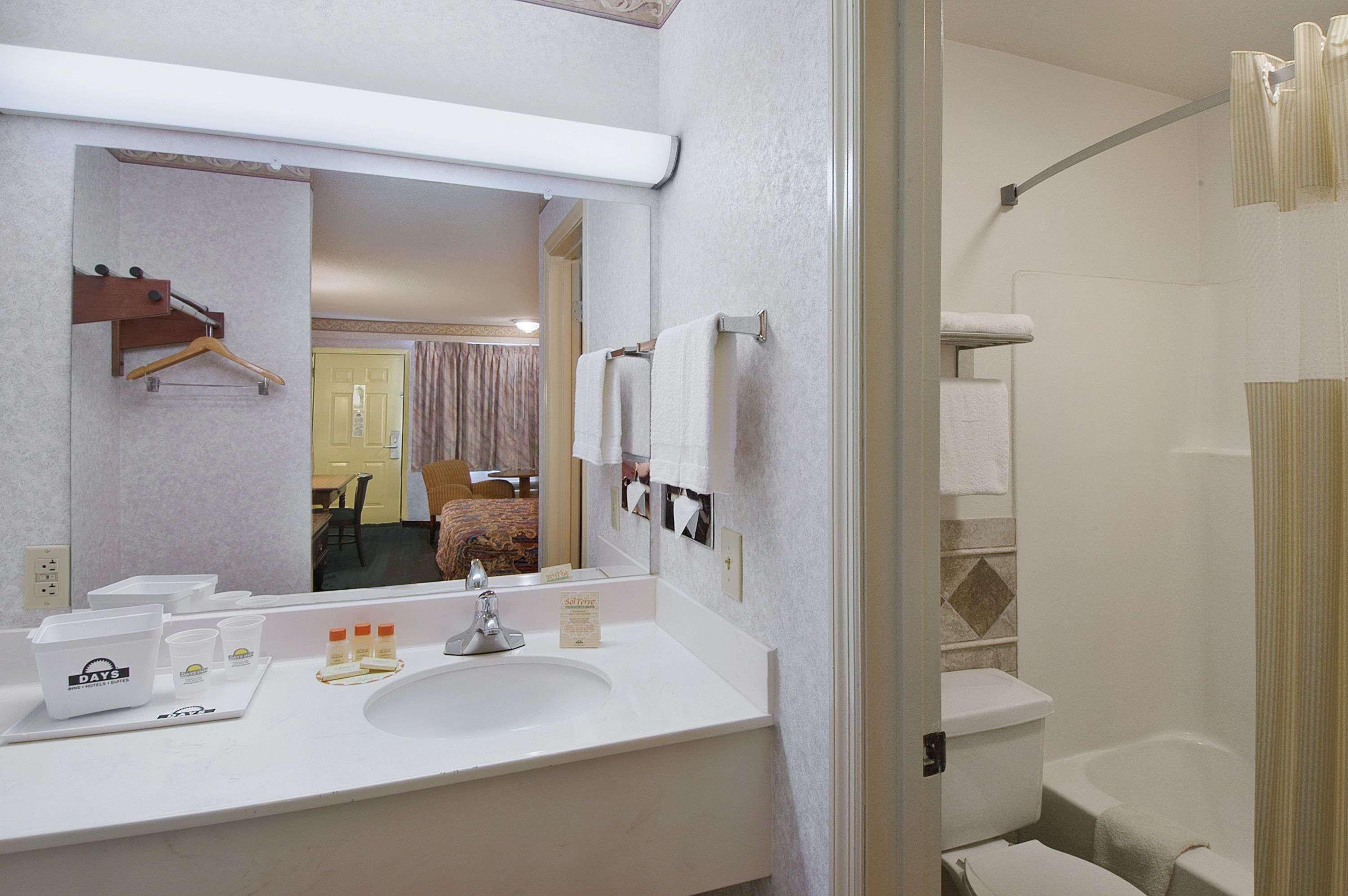 Days Inn by Wyndham Cartersville - photo 2