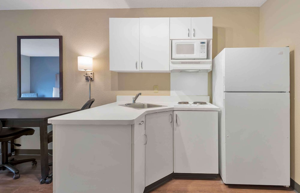 Extended Stay America Select Suites Charlotte Tyvola Rd. - photo 14