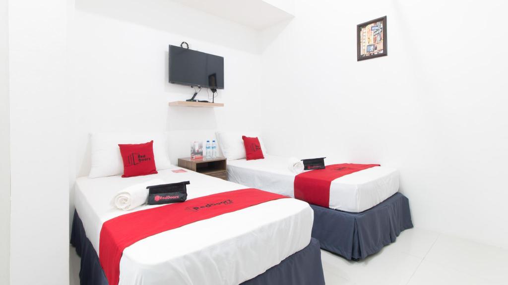 RedDoorz near Liceo De Cagayan University Highschool in Cagayan De Oro, Philippines