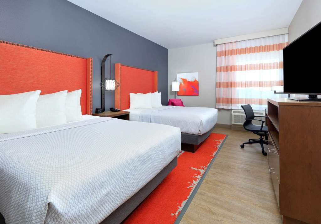 La Quinta Inn & Suites by Wyndham Lakeway - photo 18
