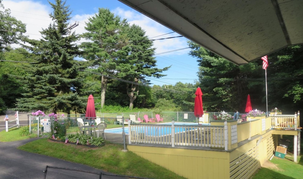 Lake Winnipesaukee Motel - photo 43