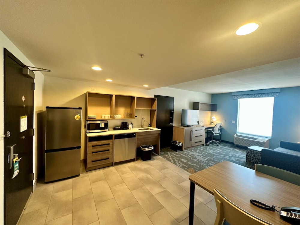 Home2 Suites by Hilton Rahway - photo 15