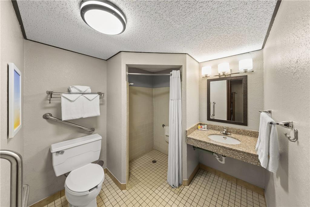Days Inn by Wyndham Winona - photo 20