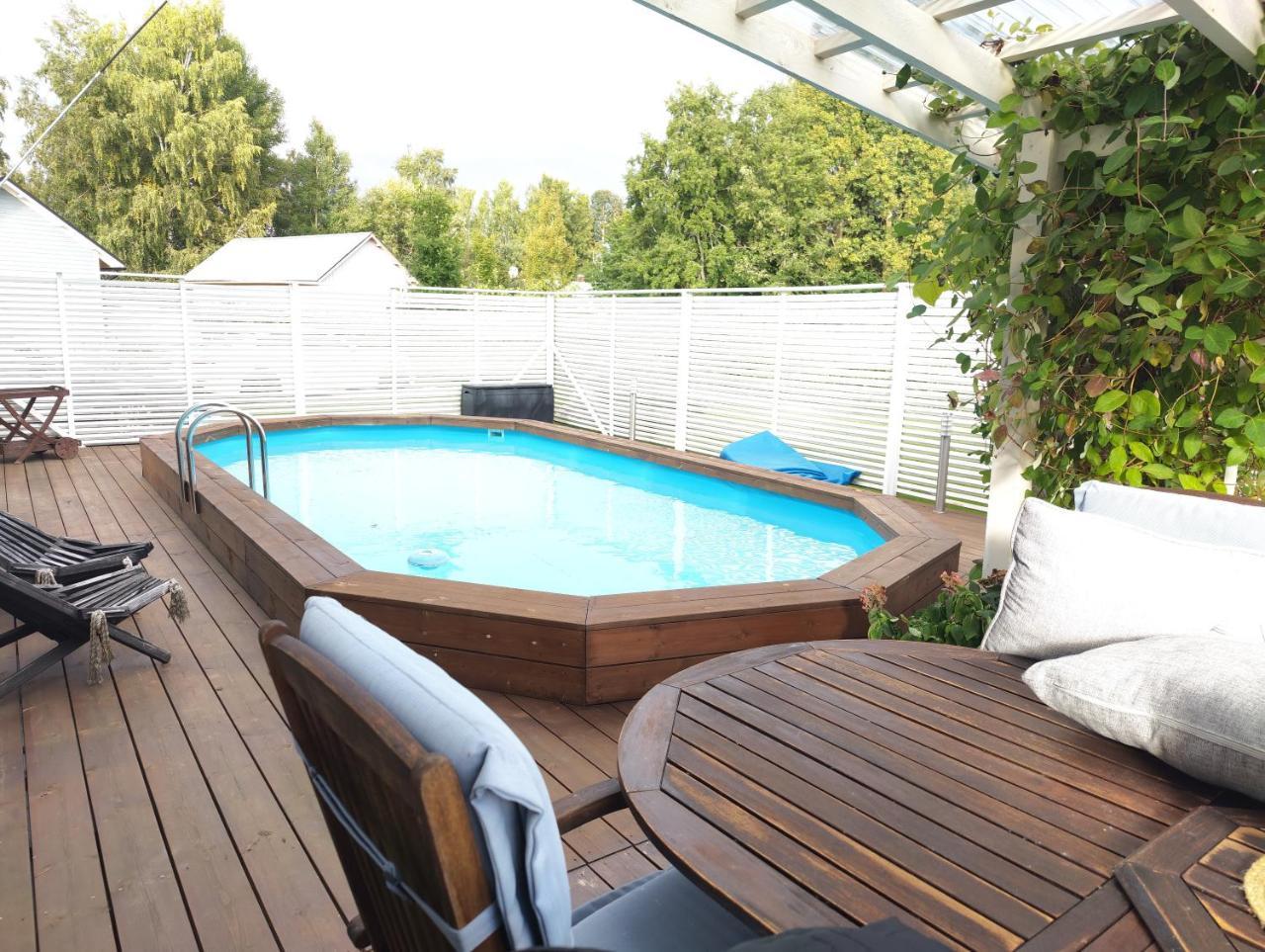 Yksityinen kellarikerros omalla sisäänkäynnillä Pietarsaari — 4-Star Luxury Hotel in Jakobstad, Finland