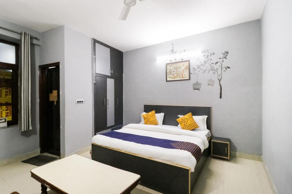 Spot On 35581 Sunrise Guest House