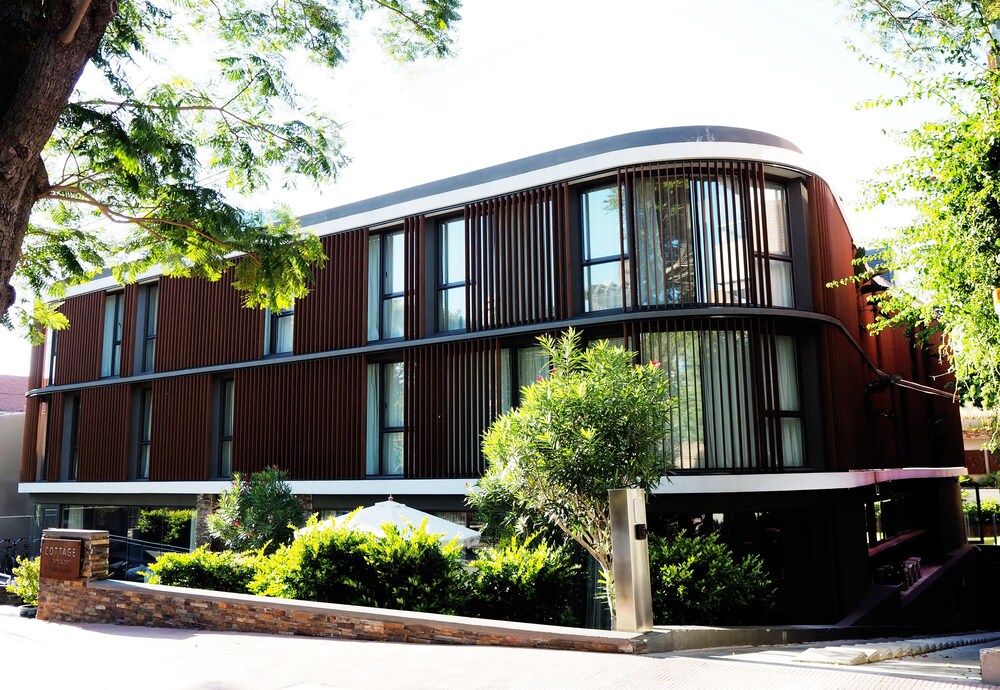 Cottage Puerto Buceo City Hotel in Montevideo, Uruguay