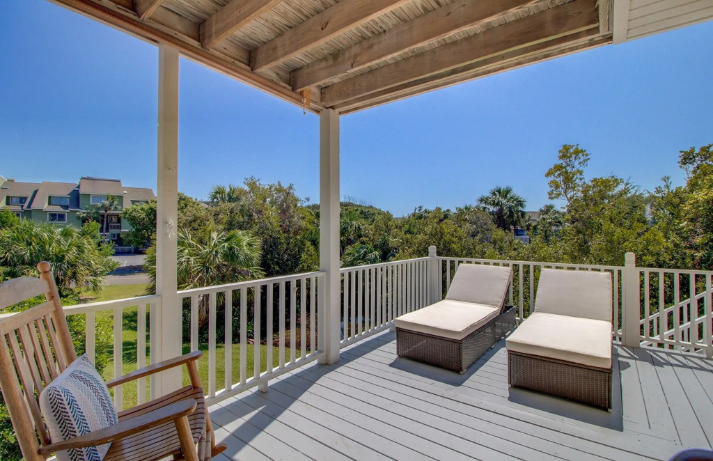 72 Pelican Bay Avantstay Community Pool Decks in Isle Of Palms, United States