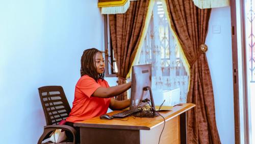 Select Delightful 1 Room 1 King Sized Bed — Abuja