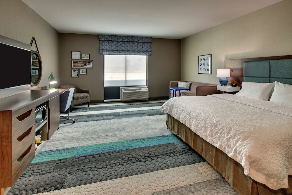Hampton Inn & Suites Southport - photo 22