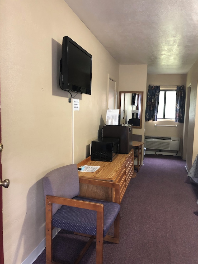 Laurel Park Inn - photo 13