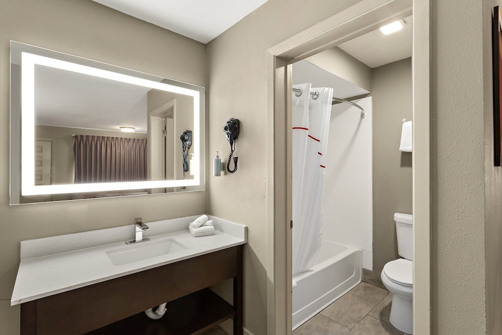 Red Roof Inn Redding - photo 27