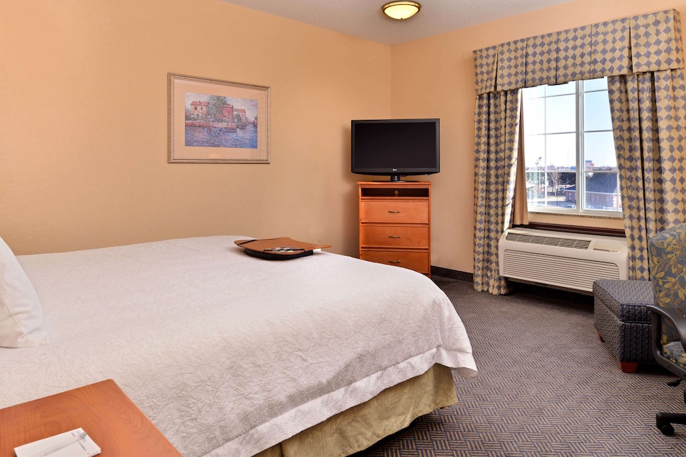 Hampton Inn Grand Island - photo 17