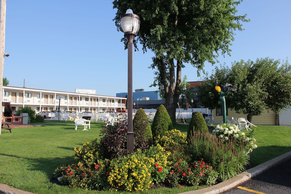 Auberge Harris — hotel in Saint-Jean-Sur-Richelieu