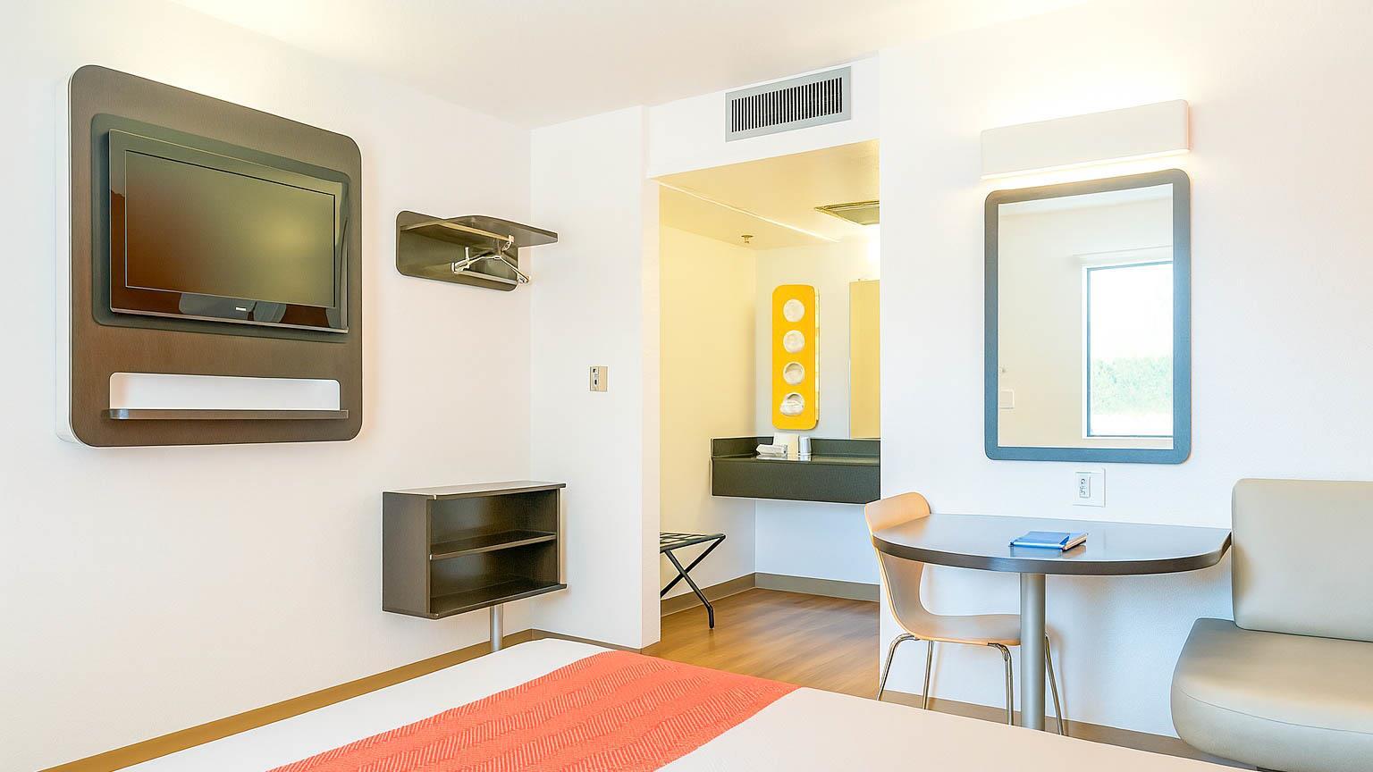 Motel 6 Carlsbad CA Beach - photo 16