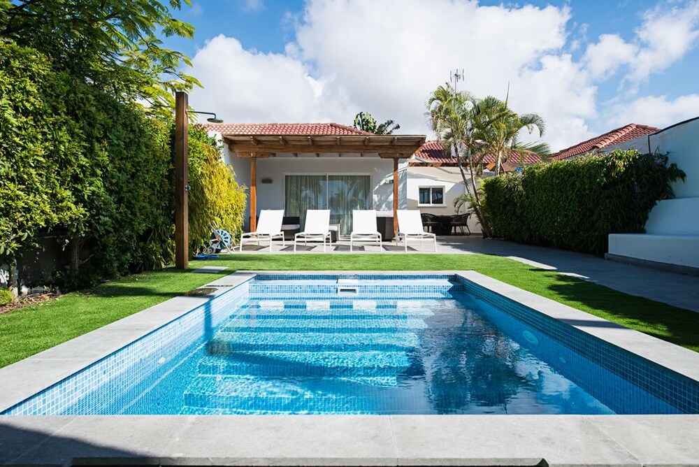 Villas Pasito Blanco — 4-Star Luxury Hotel in San Bartolome De Tirajana, Spain