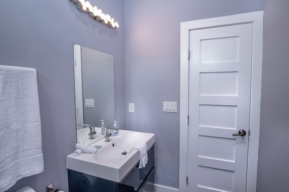 Prosperity Place Remodeled 3br 2ba Near Downtown - photo 23