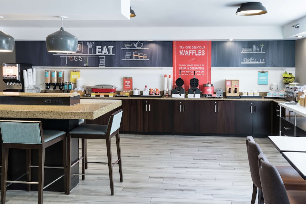 Hampton Inn Los Angeles Santa Clarita - photo 28